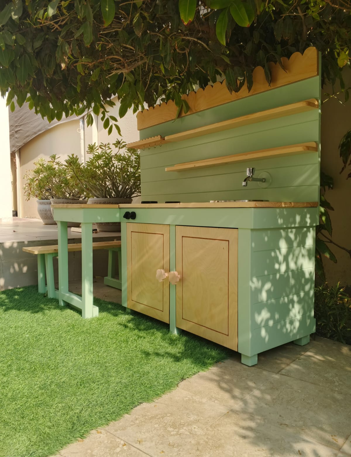 Muscat Mud Kitchen with Bench