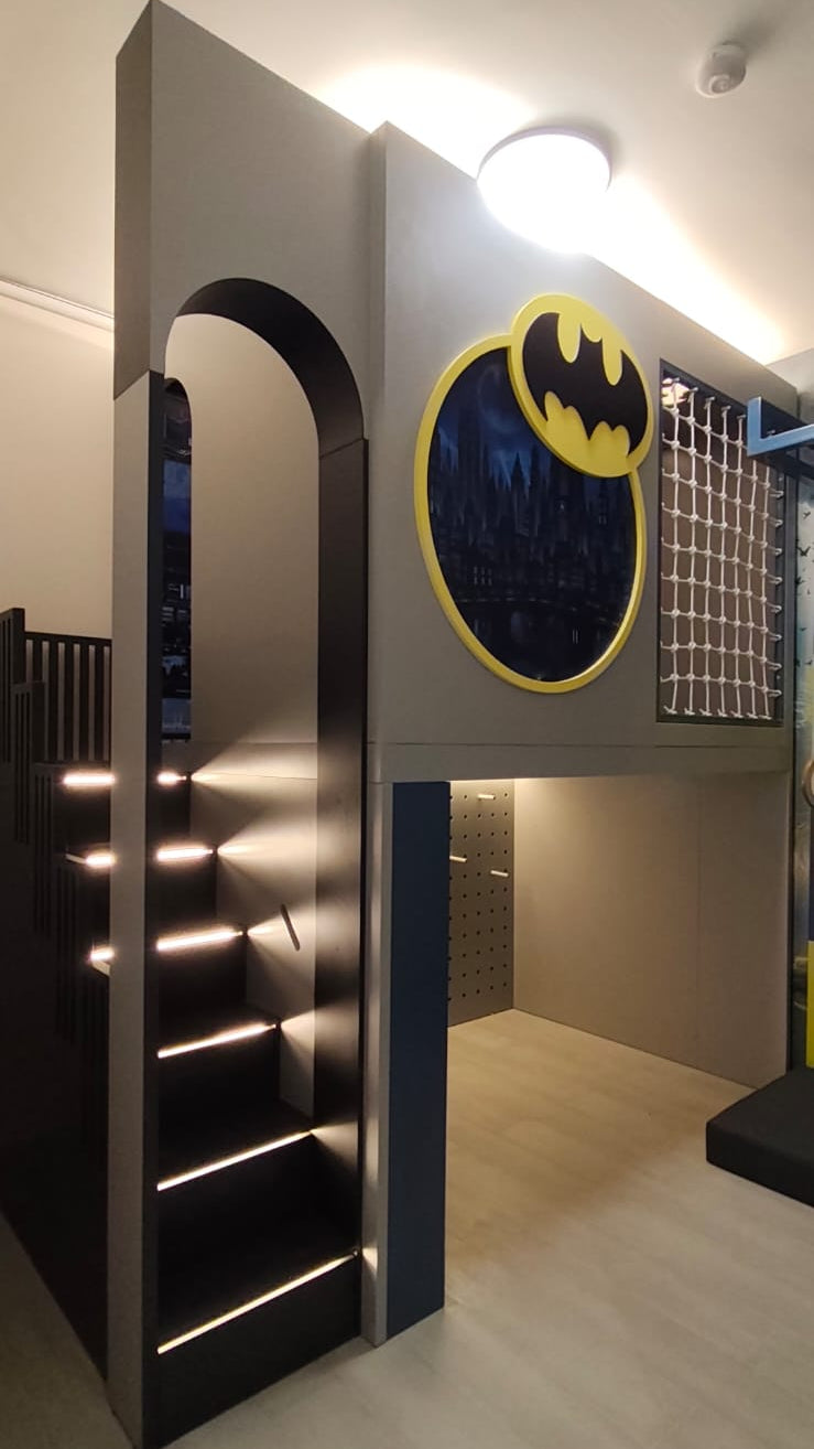 Gotham Hero Play Structure