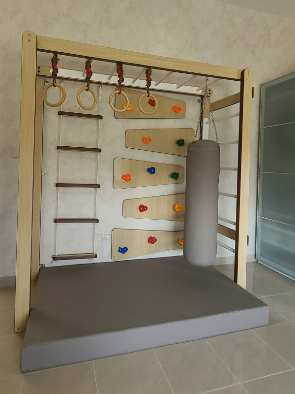 Kids’ Indoor Play Gym