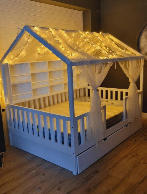 Chicago Canopy Bed