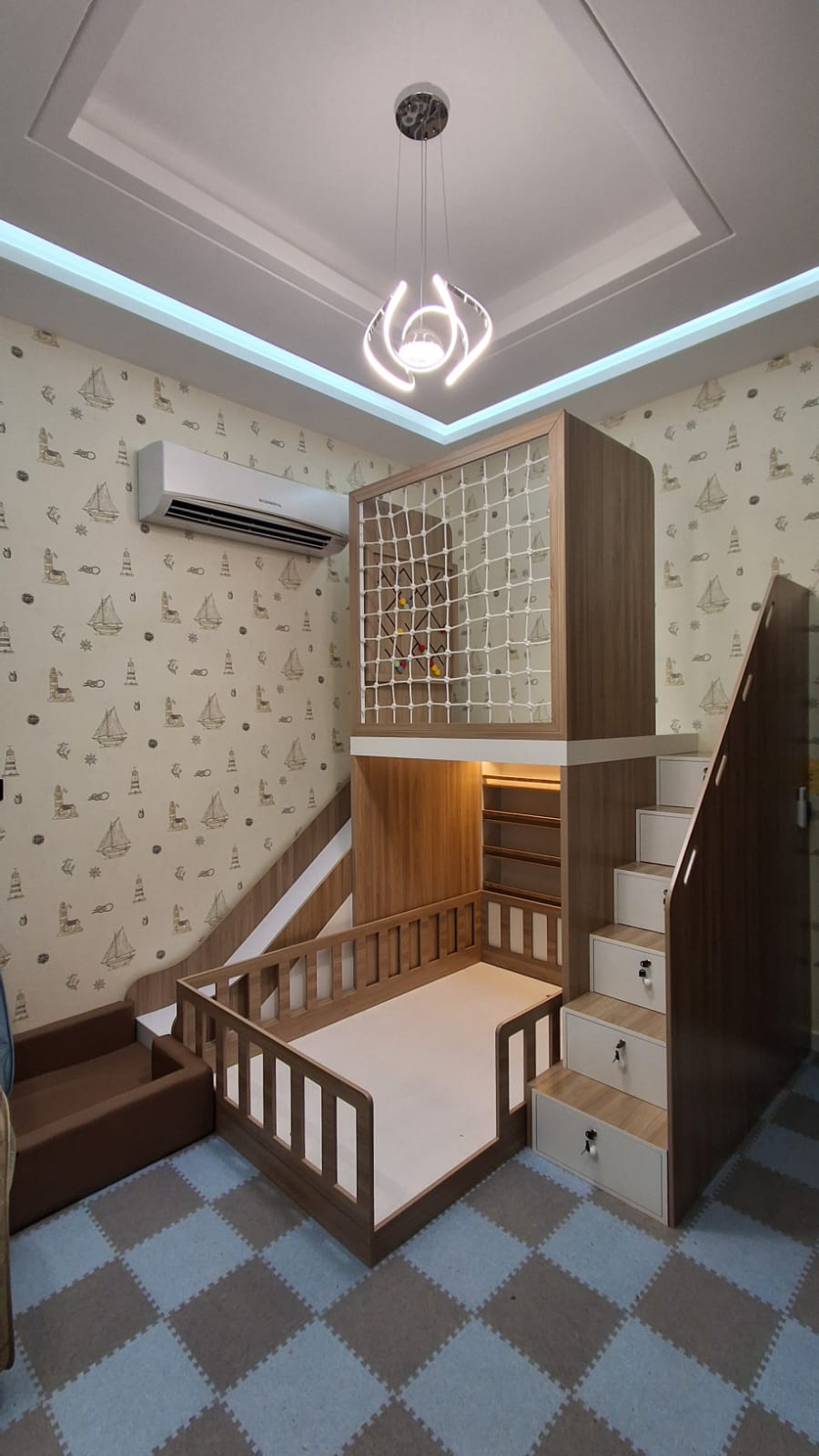 Yara's Play Bed