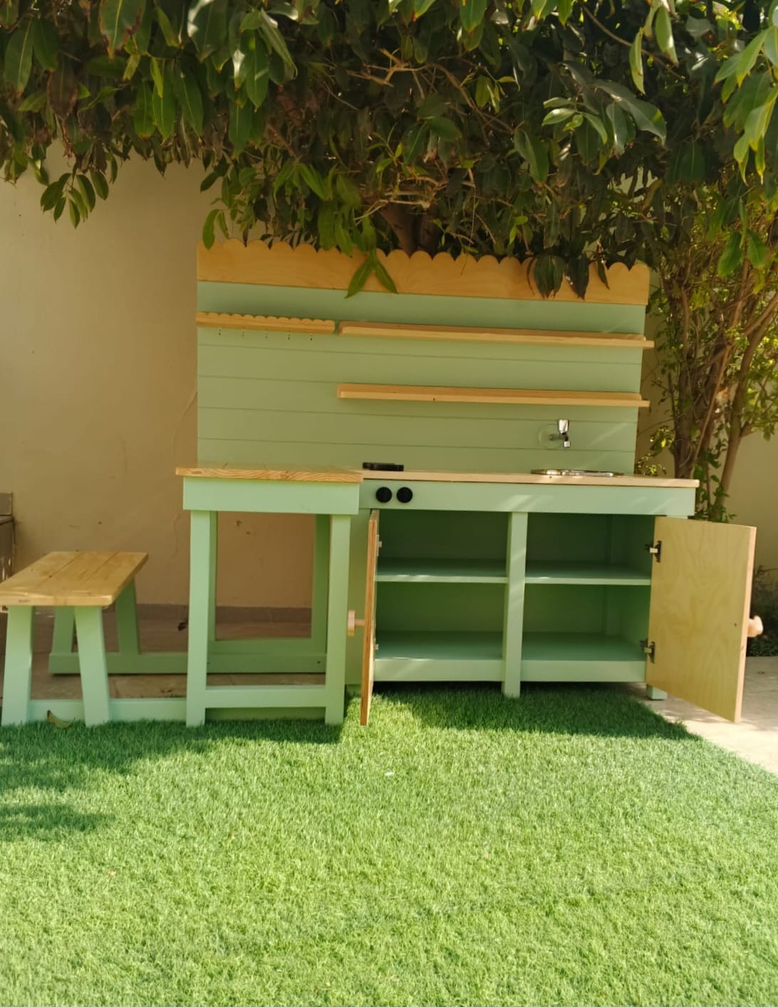 Muscat Mud Kitchen with Bench