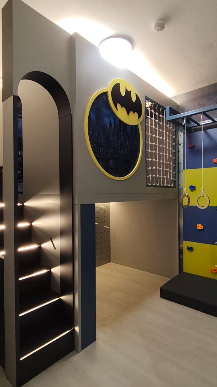 Gotham Hero Play Structure