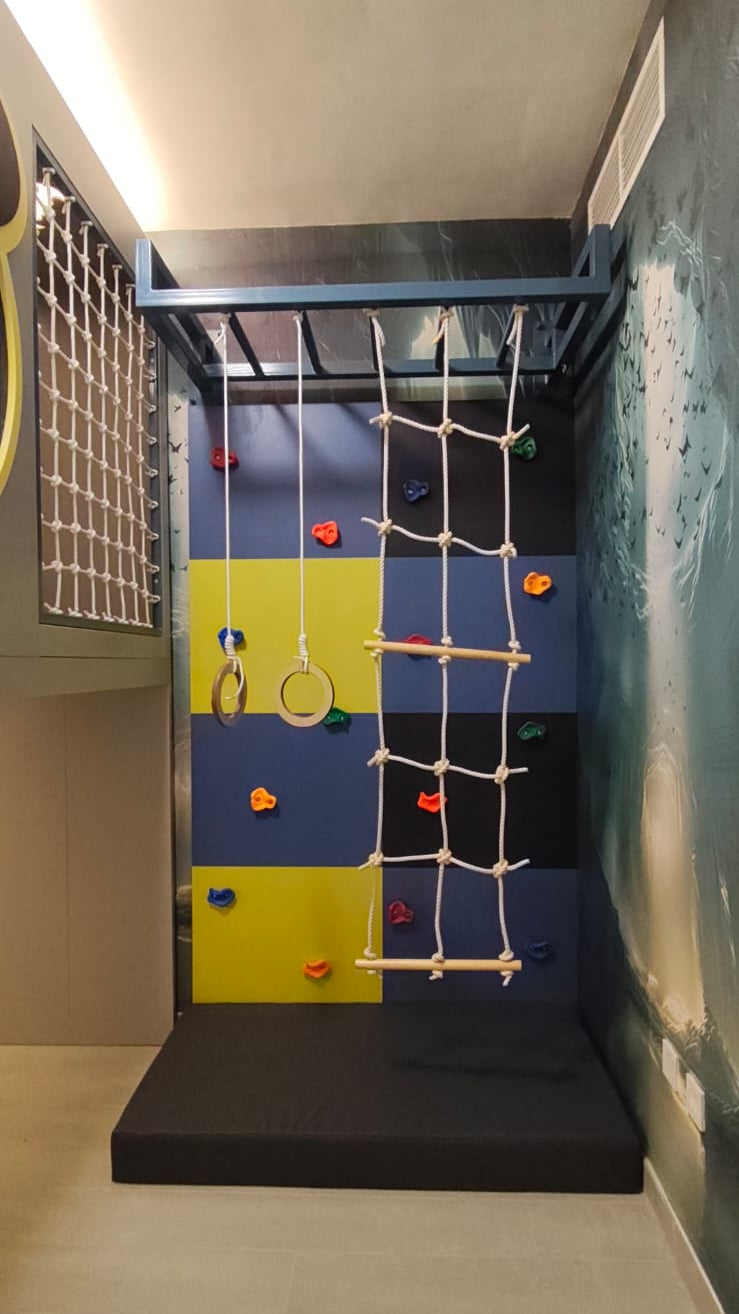 Gotham Hero Play Structure